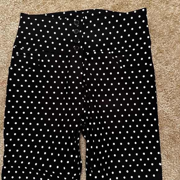 Pony Tail Black and White Polka Dot Capris Sz Med-Large - Picture 2 of 4